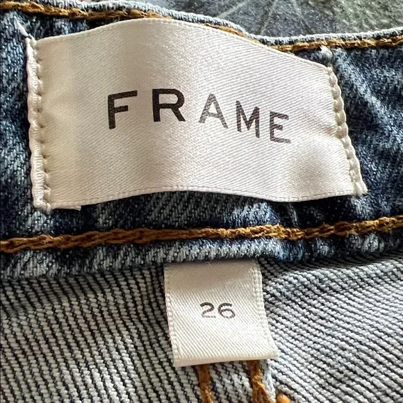 Frame Denim Women's The Ruler Straight Leg Jeans in light blue - Picture 2 of 7